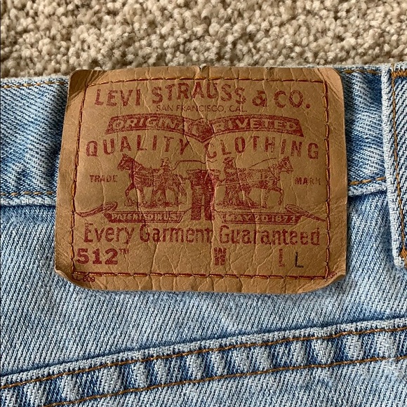 Levi’s Jean shorts - Picture 3 of 4